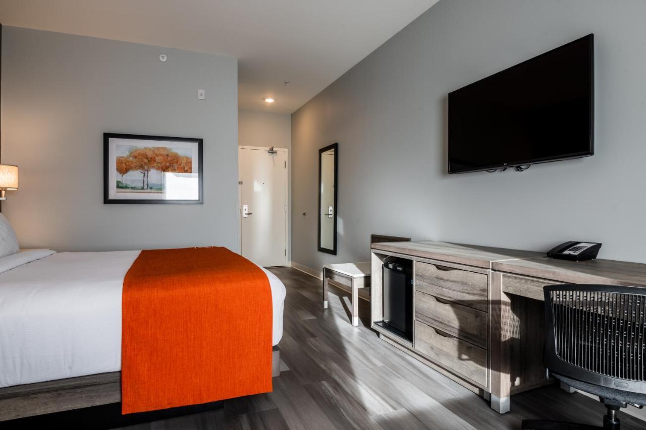 Amsterdam Inn & Suites, Ascend Hotel Collection Florenceville Esterno foto